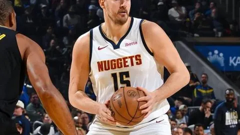 奥尔莫精准送出助攻，索博斯洛伊强力射门击破对手球网